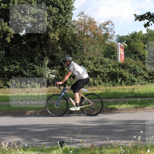 10.08.2025 - GEWOBA Citytriathlon Bremen Yannick Fuchs http://msf.ph/oto/8561085 10.08.2025 10:39:31 Radfahren 59, 87, 95, 107, 185, 201, 209, 221, 233, 374, 435, 436, 440, 453, 481 meine-sportfotos.de
