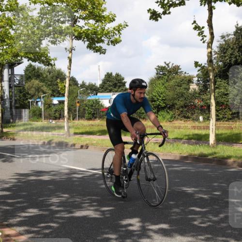 10.08.2025 - GEWOBA Citytriathlon Bremen Yannick Fuchs http://msf.ph/oto/8561088 10.08.2025 12:13:00 Radfahren 640, 675, 745, 767, 771, 884, 960 meine-sportfotos.de