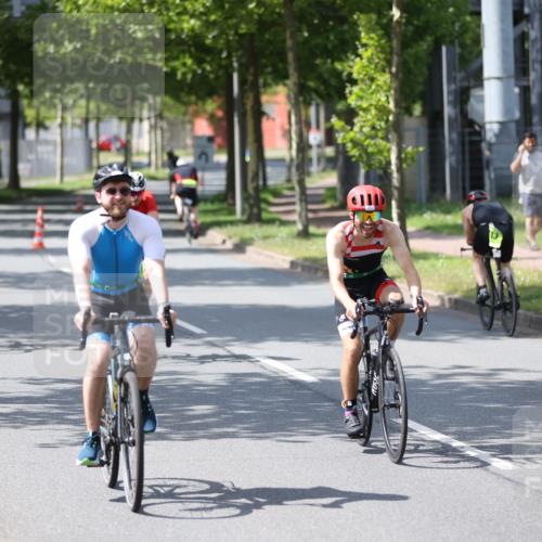 10.08.2025 - GEWOBA Citytriathlon Bremen Yannick Fuchs http://msf.ph/oto/8561089 10.08.2025 14:21:00 Radfahren 6, 19, 56, 61, 73, 110, 142, 145, 157, 191, 266, 272, 312 meine-sportfotos.de
