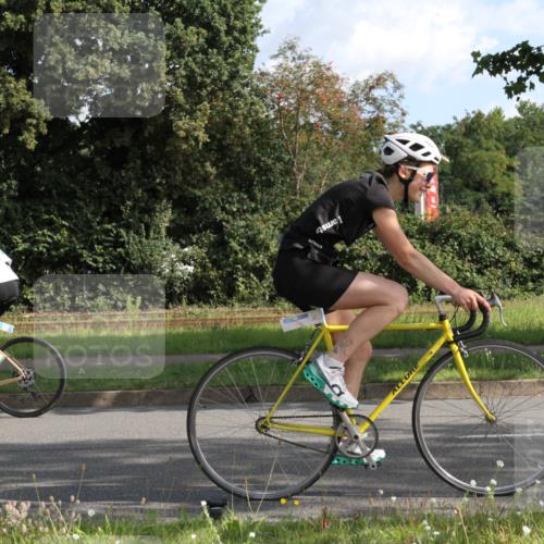 10.08.2025 - GEWOBA Citytriathlon Bremen Yannick Fuchs http://msf.ph/oto/8561093 10.08.2025 10:39:31 Radfahren 59, 87, 95, 107, 185, 201, 209, 221, 233, 374, 435, 436, 440, 453, 481 meine-sportfotos.de