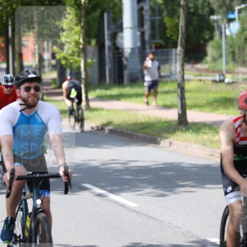 10.08.2025 - GEWOBA Citytriathlon Bremen Yannick Fuchs http://msf.ph/oto/8561097 10.08.2025 14:21:01 Radfahren 6, 19, 56, 61, 73, 110, 142, 145, 157, 191, 266, 272, 312 meine-sportfotos.de