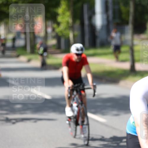 10.08.2025 - GEWOBA Citytriathlon Bremen Yannick Fuchs http://msf.ph/oto/8561099 10.08.2025 14:21:02 Radfahren 6, 19, 56, 61, 73, 110, 142, 145, 157, 191, 266 meine-sportfotos.de