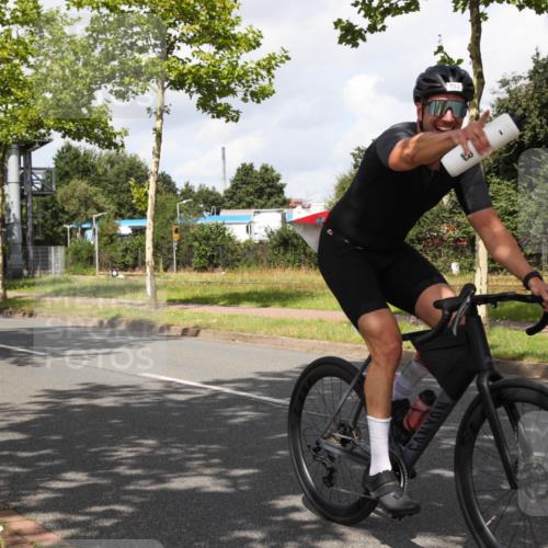 10.08.2025 - GEWOBA Citytriathlon Bremen Yannick Fuchs http://msf.ph/oto/8561133 10.08.2025 12:13:26 Radfahren 552, 612, 649, 760, 770, 774, 916, 1013, 1026 meine-sportfotos.de