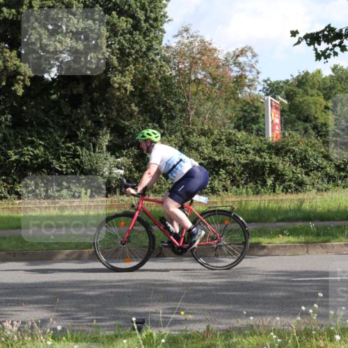 10.08.2025 - GEWOBA Citytriathlon Bremen Yannick Fuchs http://msf.ph/oto/8561137 10.08.2025 10:39:37 Radfahren 59, 87, 95, 185, 193, 201, 209, 221, 233, 374, 435, 436, 440, 453 meine-sportfotos.de