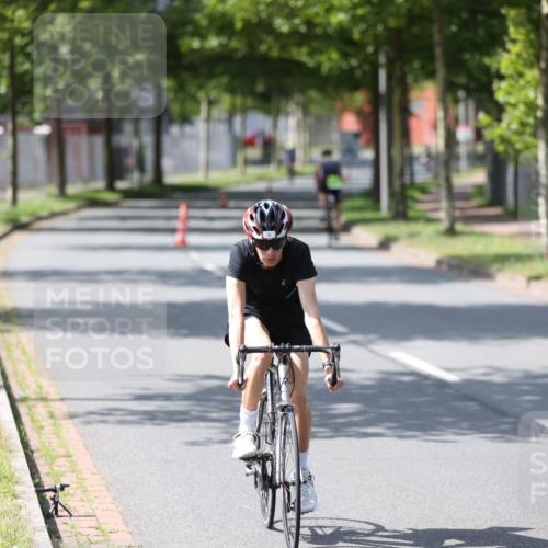 10.08.2025 - GEWOBA Citytriathlon Bremen Yannick Fuchs http://msf.ph/oto/8561146 10.08.2025 14:21:13 Radfahren 6, 19, 191, 266 meine-sportfotos.de