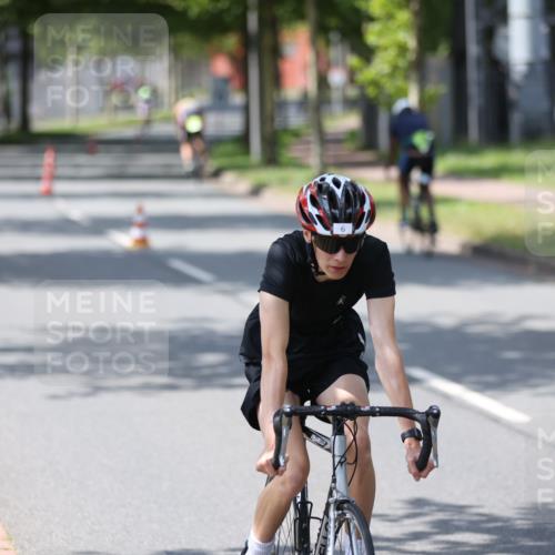 10.08.2025 - GEWOBA Citytriathlon Bremen Yannick Fuchs http://msf.ph/oto/8561154 10.08.2025 14:21:14 Radfahren 6, 19, 191 meine-sportfotos.de
