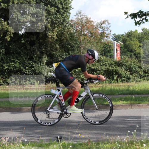 10.08.2025 - GEWOBA Citytriathlon Bremen Yannick Fuchs http://msf.ph/oto/8561158 10.08.2025 10:39:38 Radfahren 59, 87, 95, 185, 193, 201, 209, 221, 233, 374, 435, 436, 440, 453 meine-sportfotos.de