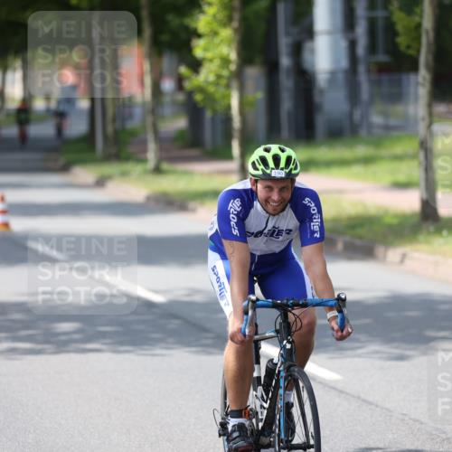 10.08.2025 - GEWOBA Citytriathlon Bremen Yannick Fuchs http://msf.ph/oto/8561163 10.08.2025 14:21:23 Radfahren 6, 177 meine-sportfotos.de