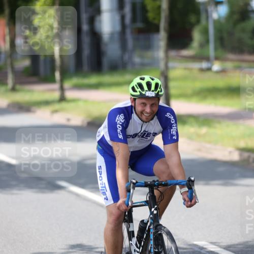 10.08.2025 - GEWOBA Citytriathlon Bremen Yannick Fuchs http://msf.ph/oto/8561165 10.08.2025 14:21:23 Radfahren 6, 177 meine-sportfotos.de