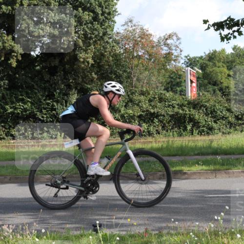 10.08.2025 - GEWOBA Citytriathlon Bremen Yannick Fuchs http://msf.ph/oto/8561167 10.08.2025 10:39:39 Radfahren 59, 87, 95, 143, 185, 193, 201, 209, 221, 233, 374, 435, 436, 440, 453 meine-sportfotos.de