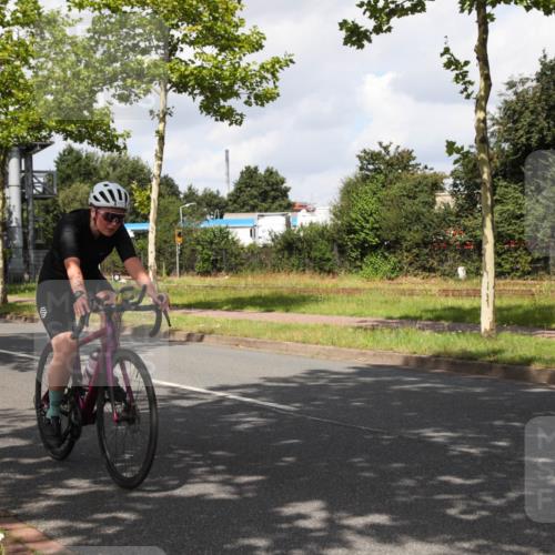 10.08.2025 - GEWOBA Citytriathlon Bremen Yannick Fuchs http://msf.ph/oto/8561168 10.08.2025 12:13:43 Radfahren 552, 568, 612, 621, 649, 664, 733, 770, 776, 823, 863, 916, 1017 meine-sportfotos.de