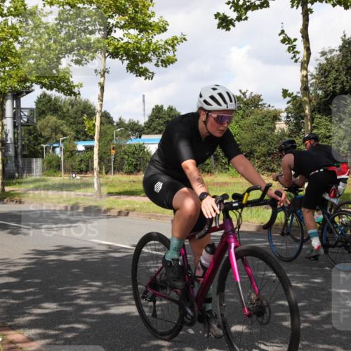 10.08.2025 - GEWOBA Citytriathlon Bremen Yannick Fuchs http://msf.ph/oto/8561170 10.08.2025 12:13:43 Radfahren 552, 568, 612, 621, 649, 664, 733, 770, 776, 823, 863, 916, 1017 meine-sportfotos.de