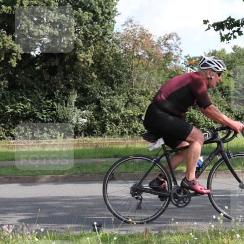 10.08.2025 - GEWOBA Citytriathlon Bremen Yannick Fuchs http://msf.ph/oto/8561175 10.08.2025 10:39:40 Radfahren 59, 87, 95, 143, 185, 193, 201, 209, 221, 374, 435, 436, 453 meine-sportfotos.de