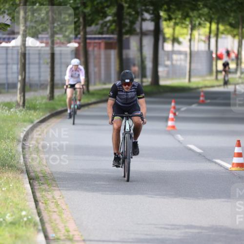 10.08.2025 - GEWOBA Citytriathlon Bremen Yannick Fuchs http://msf.ph/oto/8561177 10.08.2025 14:21:30 Radfahren 9, 140, 177 meine-sportfotos.de