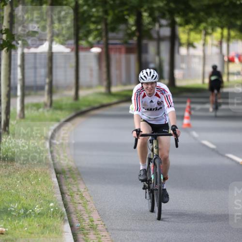 10.08.2025 - GEWOBA Citytriathlon Bremen Yannick Fuchs http://msf.ph/oto/8561197 10.08.2025 14:21:34 Radfahren 9, 140, 177, 334 meine-sportfotos.de
