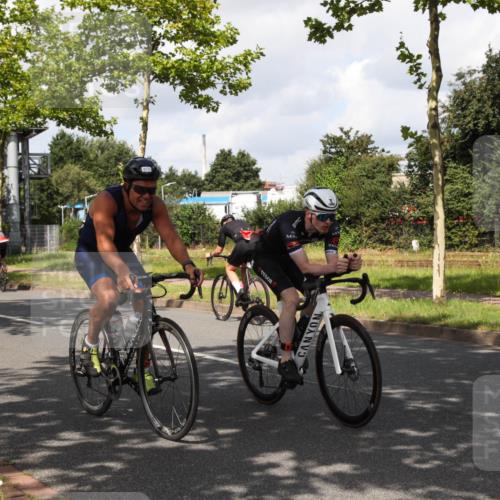 10.08.2025 - GEWOBA Citytriathlon Bremen Yannick Fuchs http://msf.ph/oto/8561209 10.08.2025 12:14:05 Radfahren 587, 590, 615, 616, 630, 689, 733, 788, 863, 873, 950, 951, 1030 meine-sportfotos.de