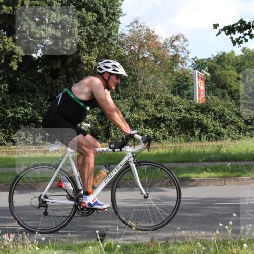 10.08.2025 - GEWOBA Citytriathlon Bremen Yannick Fuchs http://msf.ph/oto/8561212 10.08.2025 10:39:47 Radfahren 55, 57, 59, 77, 87, 95, 143, 185, 193, 201, 209, 221, 374, 398, 435, 436, 496 meine-sportfotos.de