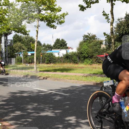10.08.2025 - GEWOBA Citytriathlon Bremen Yannick Fuchs http://msf.ph/oto/8561218 10.08.2025 12:14:09 Radfahren 587, 590, 615, 616, 630, 689, 788, 793, 801, 873, 950, 951, 1030 meine-sportfotos.de