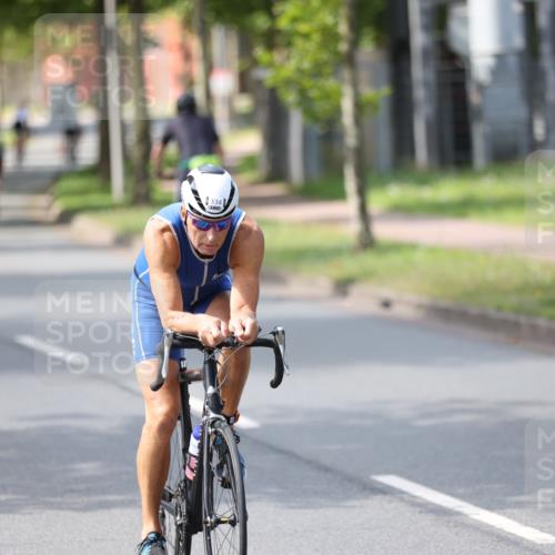 10.08.2025 - GEWOBA Citytriathlon Bremen Yannick Fuchs http://msf.ph/oto/8561228 10.08.2025 14:21:44 Radfahren 9, 140, 160, 177, 211, 283, 334 meine-sportfotos.de