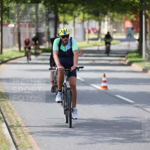 10.08.2025 - GEWOBA Citytriathlon Bremen Yannick Fuchs http://msf.ph/oto/8561232 10.08.2025 14:21:50 Radfahren 9, 140, 160, 211, 283, 334 meine-sportfotos.de