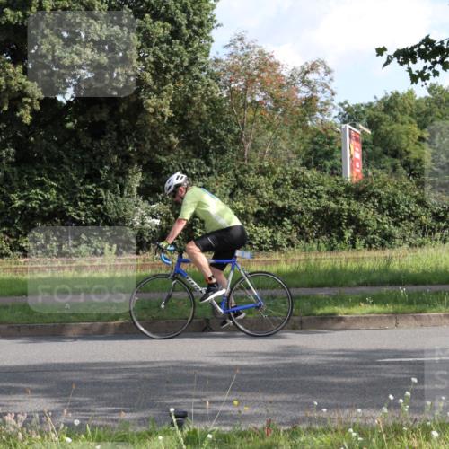 10.08.2025 - GEWOBA Citytriathlon Bremen Yannick Fuchs http://msf.ph/oto/8561238 10.08.2025 10:39:52 Radfahren 55, 57, 59, 77, 143, 193, 201, 209, 398, 496 meine-sportfotos.de