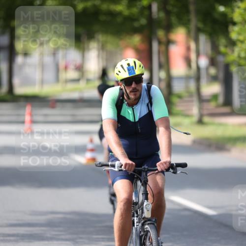 10.08.2025 - GEWOBA Citytriathlon Bremen Yannick Fuchs http://msf.ph/oto/8561241 10.08.2025 14:21:51 Radfahren 140, 160, 211, 283, 334 meine-sportfotos.de