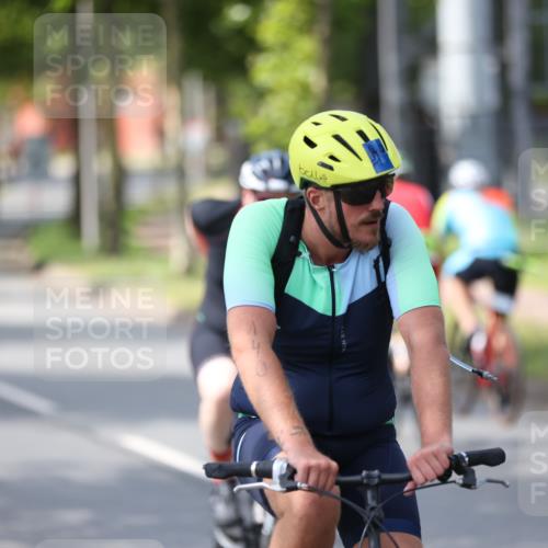 10.08.2025 - GEWOBA Citytriathlon Bremen Yannick Fuchs http://msf.ph/oto/8561245 10.08.2025 14:21:52 Radfahren 140, 160, 211, 283, 334 meine-sportfotos.de