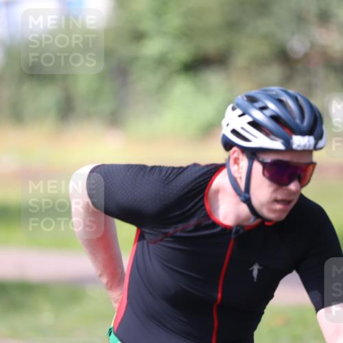 10.08.2025 - GEWOBA Citytriathlon Bremen Yannick Fuchs http://msf.ph/oto/8561248 10.08.2025 14:21:53 Radfahren 140, 160, 211, 253, 283, 334 meine-sportfotos.de