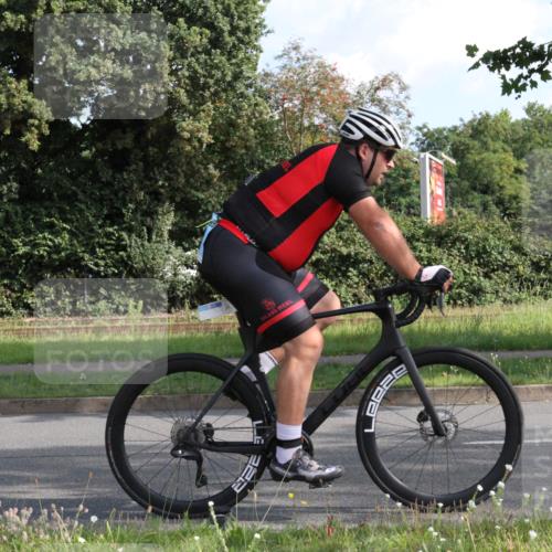 10.08.2025 - GEWOBA Citytriathlon Bremen Yannick Fuchs http://msf.ph/oto/8561254 10.08.2025 10:39:55 Radfahren 55, 57, 77, 79, 91, 143, 193, 201, 398, 496 meine-sportfotos.de