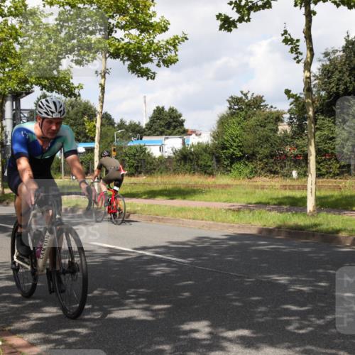 10.08.2025 - GEWOBA Citytriathlon Bremen Yannick Fuchs http://msf.ph/oto/8561255 10.08.2025 12:14:29 Radfahren 632, 655, 681, 708, 735, 738, 793, 801, 806, 838, 888 meine-sportfotos.de