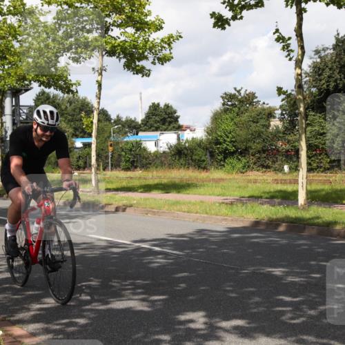 10.08.2025 - GEWOBA Citytriathlon Bremen Yannick Fuchs http://msf.ph/oto/8561270 10.08.2025 12:14:47 Radfahren 551, 627, 632, 635, 657, 736, 806, 826, 838, 857, 895, 897, 1020 meine-sportfotos.de