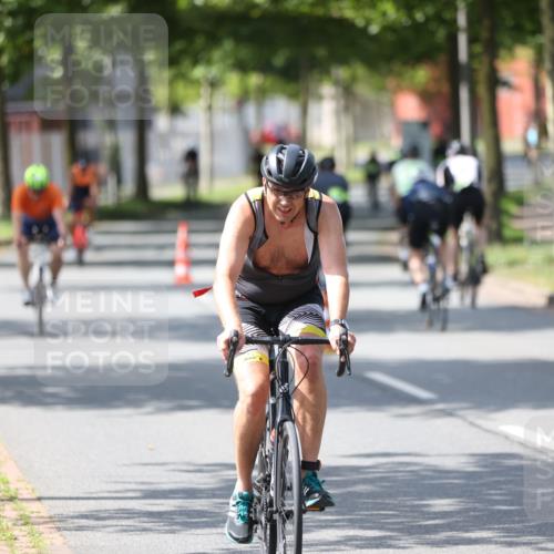 10.08.2025 - GEWOBA Citytriathlon Bremen Yannick Fuchs http://msf.ph/oto/8561284 10.08.2025 14:22:08 Radfahren 109, 186, 215, 224, 253, 258 meine-sportfotos.de