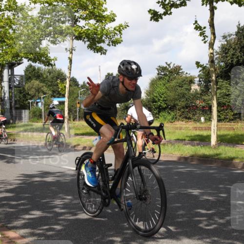 10.08.2025 - GEWOBA Citytriathlon Bremen Yannick Fuchs http://msf.ph/oto/8561298 10.08.2025 12:15:00 Radfahren 551, 564, 627, 635, 657, 753, 826, 852, 857, 895, 897, 959, 1011, 1020 meine-sportfotos.de