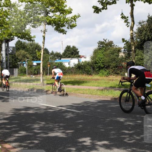 10.08.2025 - GEWOBA Citytriathlon Bremen Yannick Fuchs http://msf.ph/oto/8561302 10.08.2025 12:15:01 Radfahren 551, 564, 627, 635, 657, 753, 826, 852, 857, 895, 897, 959, 1011, 1020 meine-sportfotos.de