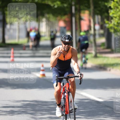 10.08.2025 - GEWOBA Citytriathlon Bremen Yannick Fuchs http://msf.ph/oto/8561311 10.08.2025 14:22:12 Radfahren 109, 186, 215, 224, 253, 258 meine-sportfotos.de
