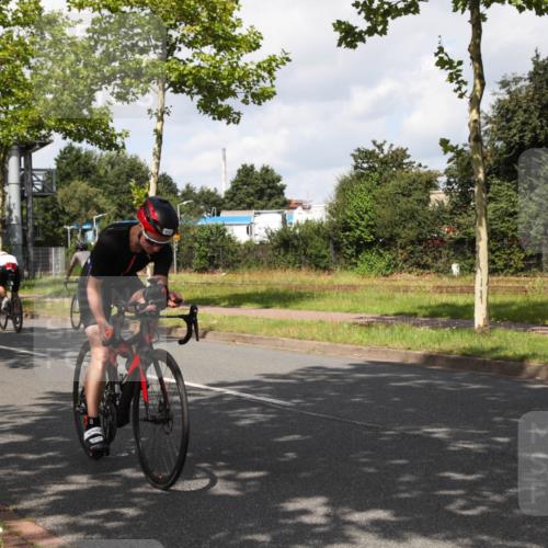10.08.2025 - GEWOBA Citytriathlon Bremen Yannick Fuchs http://msf.ph/oto/8561320 10.08.2025 12:15:08 Radfahren 551, 564, 591, 627, 753, 826, 852, 876, 897, 947, 959, 1011, 1020 meine-sportfotos.de