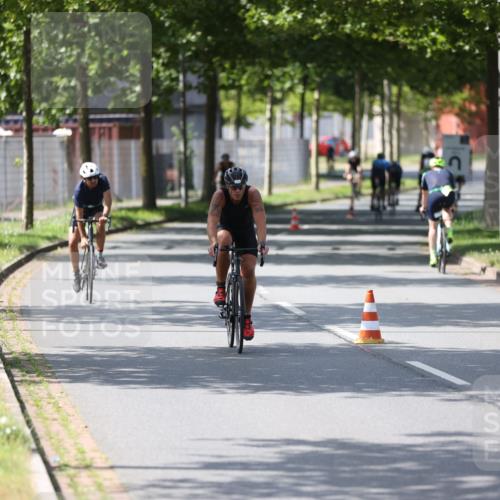 10.08.2025 - GEWOBA Citytriathlon Bremen Yannick Fuchs http://msf.ph/oto/8561324 10.08.2025 14:22:14 Radfahren 109, 186, 215, 224, 253, 258, 262 meine-sportfotos.de
