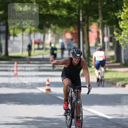 10.08.2025 - GEWOBA Citytriathlon Bremen Yannick Fuchs http://msf.ph/oto/8561335 10.08.2025 14:22:15 Radfahren 109, 186, 215, 217, 224, 253, 258, 262 meine-sportfotos.de