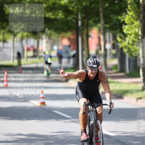 10.08.2025 - GEWOBA Citytriathlon Bremen Yannick Fuchs http://msf.ph/oto/8561337 10.08.2025 14:22:16 Radfahren 109, 186, 215, 217, 224, 253, 258, 262 meine-sportfotos.de