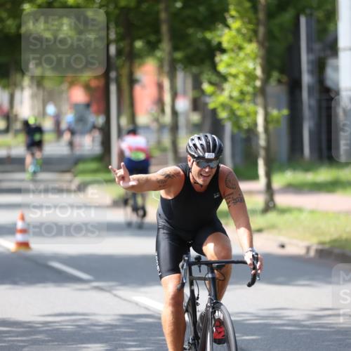 10.08.2025 - GEWOBA Citytriathlon Bremen Yannick Fuchs http://msf.ph/oto/8561339 10.08.2025 14:22:16 Radfahren 109, 186, 215, 217, 224, 253, 258, 262 meine-sportfotos.de
