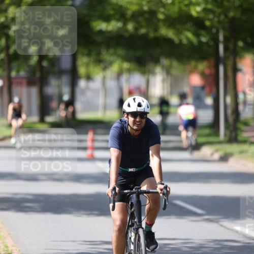 10.08.2025 - GEWOBA Citytriathlon Bremen Yannick Fuchs http://msf.ph/oto/8561350 10.08.2025 14:22:17 Radfahren 109, 186, 215, 217, 224, 253, 258, 262 meine-sportfotos.de