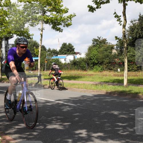 10.08.2025 - GEWOBA Citytriathlon Bremen Yannick Fuchs http://msf.ph/oto/8561358 10.08.2025 12:15:47 Radfahren 600, 626, 641, 682, 715, 824, 836, 839, 840, 859, 891, 1016, 1022 meine-sportfotos.de