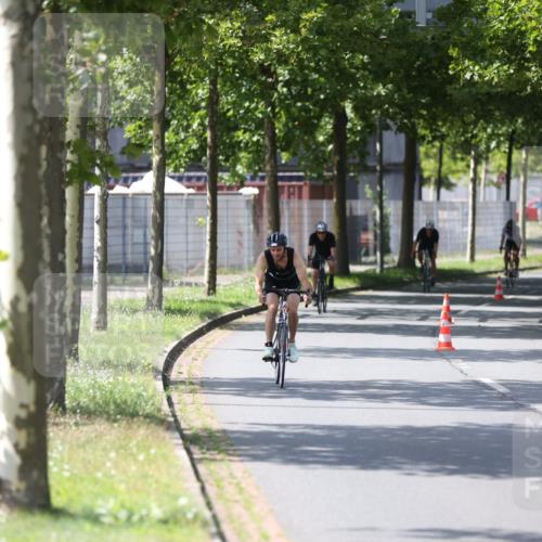 10.08.2025 - GEWOBA Citytriathlon Bremen Yannick Fuchs http://msf.ph/oto/8561359 10.08.2025 14:22:19 Radfahren 109, 186, 215, 217, 224, 258, 262 meine-sportfotos.de
