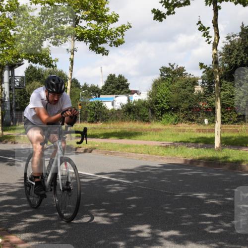10.08.2025 - GEWOBA Citytriathlon Bremen Yannick Fuchs http://msf.ph/oto/8561361 10.08.2025 12:15:50 Radfahren 600, 626, 641, 682, 686, 707, 715, 824, 836, 839, 840, 859, 891, 1016, 1022 meine-sportfotos.de