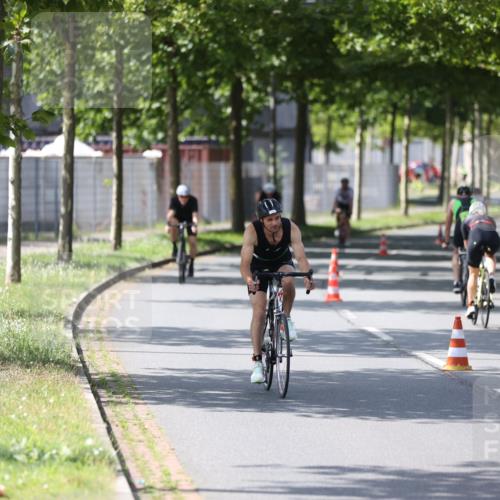 10.08.2025 - GEWOBA Citytriathlon Bremen Yannick Fuchs http://msf.ph/oto/8561367 10.08.2025 14:22:20 Radfahren 109, 186, 215, 217, 224, 258, 259, 262 meine-sportfotos.de