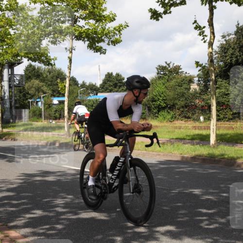 10.08.2025 - GEWOBA Citytriathlon Bremen Yannick Fuchs http://msf.ph/oto/8561368 10.08.2025 12:15:51 Radfahren 600, 626, 641, 682, 686, 707, 715, 824, 836, 839, 840, 859, 891, 1016, 1022 meine-sportfotos.de