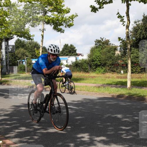 10.08.2025 - GEWOBA Citytriathlon Bremen Yannick Fuchs http://msf.ph/oto/8561371 10.08.2025 12:15:53 Radfahren 600, 626, 654, 682, 686, 707, 715, 824, 836, 839, 840, 859, 891, 1016, 1022 meine-sportfotos.de
