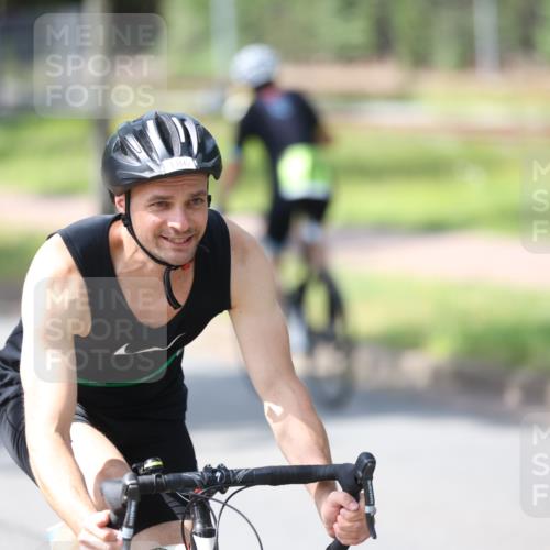 10.08.2025 - GEWOBA Citytriathlon Bremen Yannick Fuchs http://msf.ph/oto/8561374 10.08.2025 14:22:22 Radfahren 109, 186, 215, 217, 224, 242, 258, 259, 262 meine-sportfotos.de