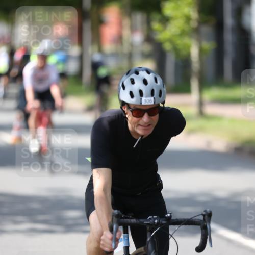 10.08.2025 - GEWOBA Citytriathlon Bremen Yannick Fuchs http://msf.ph/oto/8561378 10.08.2025 14:22:26 Radfahren 186, 215, 217, 242, 259, 262 meine-sportfotos.de