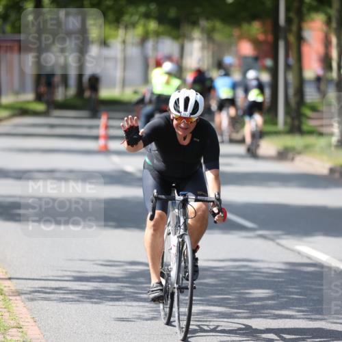 10.08.2025 - GEWOBA Citytriathlon Bremen Yannick Fuchs http://msf.ph/oto/8561382 10.08.2025 14:22:27 Radfahren 186, 215, 217, 242, 259, 262 meine-sportfotos.de